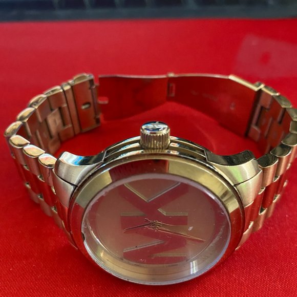 MICHAEL KORS Runway Quartz Champagne Dial Ladies Watch - Picture 2 of 5